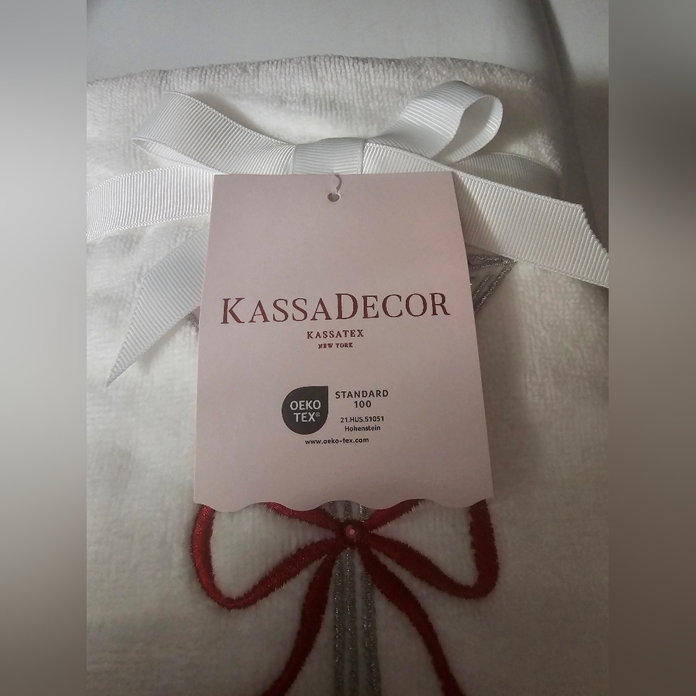 KassaDecor Martini Heart Embroidered Hand Towels NWT - Picture 3 of 3